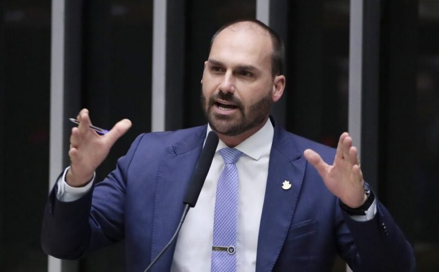 Moraes marca julgamento de recurso contra condenação de Eduardo Bolsonaro