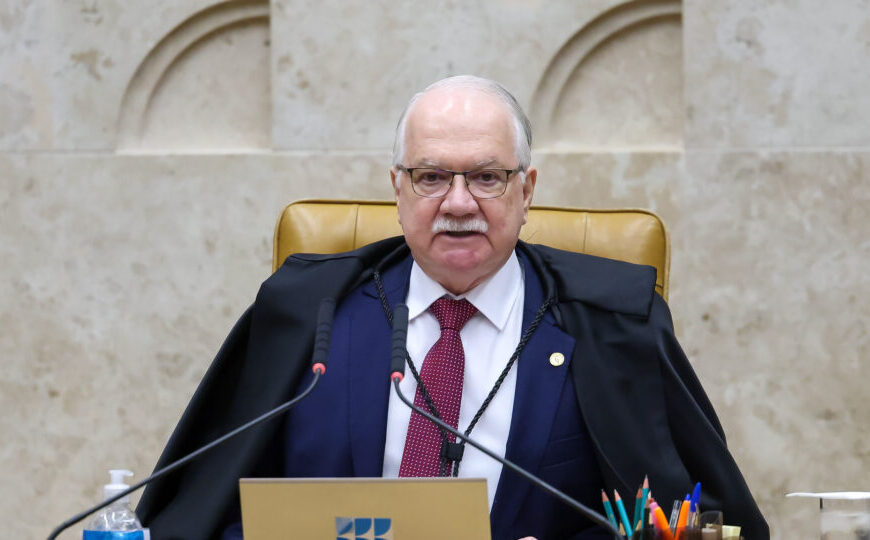 Fachin dá “puxão de orelha” em advogado por chamar ministros do STF pelo nome