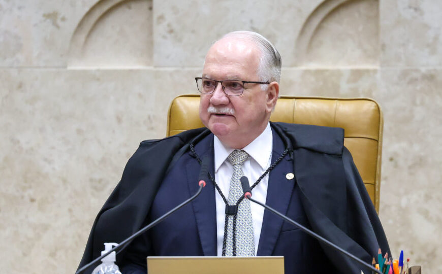Fachin diz que força do STF está na capacidade de conviver com críticas