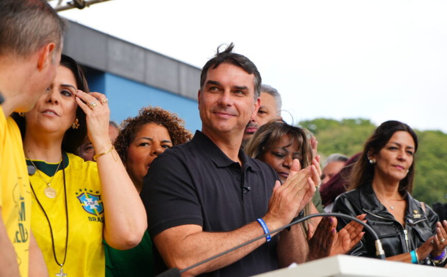 Flávio diz que vai fazer oração e declarar guerra ao narcotráfico em sua posse
