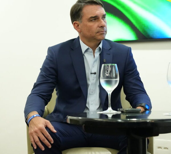 Flávio diz que indicará ao STF ministros “contrários&hellip;