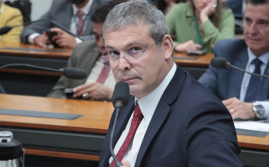 Lindbergh aciona STF por nulidade de depoimento do caso da acusação de estupro contra Gaspar