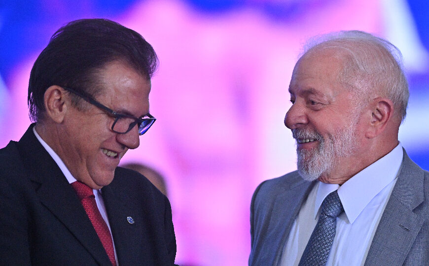 Ministro de Lula minimiza acusações contra Lulinha e cita caso Celso Daniel