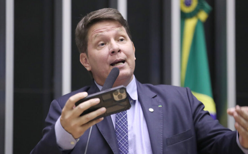 Mario Frias pede que caso sobre emendas para filme de Bolsonaro fique com Mendonça