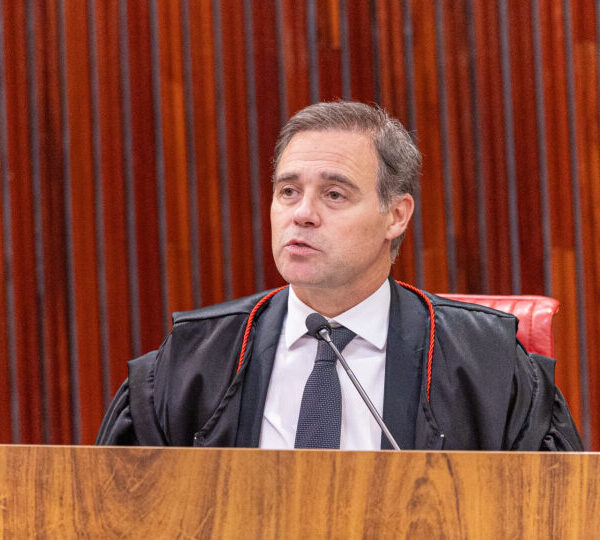 Mendonça manda remover deepfake que associa Flávio a&hellip;