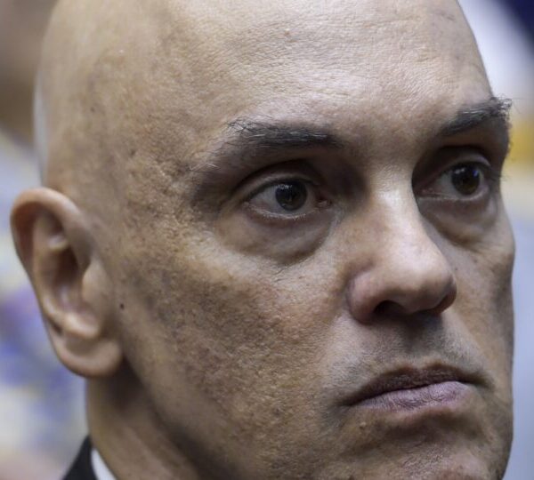 “Bonapartismo” de Moraes pavimenta “escalada autoritária” no STF,&hellip;