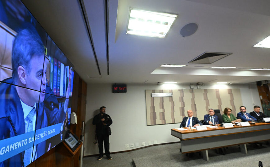 Senadores defendem reforma do Judiciário após pedido de vista em julgamento de Moraes no STF