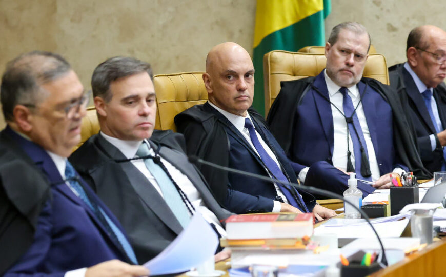Gilmar e Dino sabotam julgamento com tumulto e subterfúgios para blindar Moraes