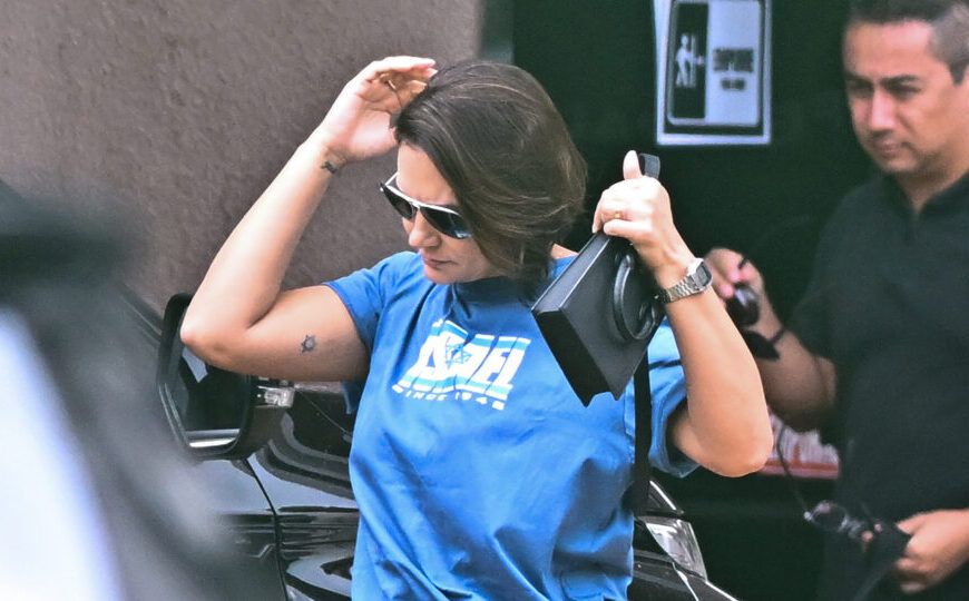 Michelle volta a sentir enxaqueca e é internada sem previsão de alta