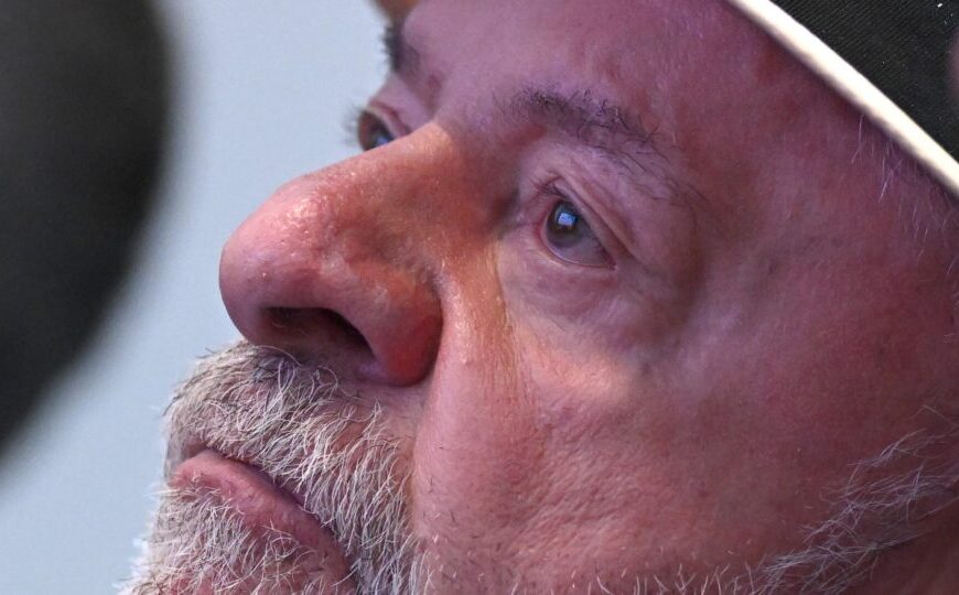 Gafes, lapsos e vacilos permeiam discurso de Lula em campanha