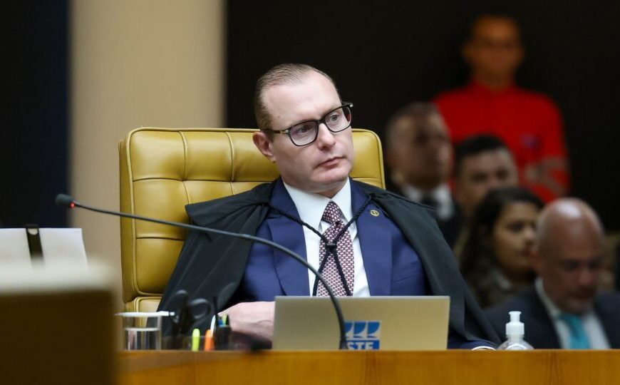 Zanin e Moraes votam para multar advogado em primeiro caso de prompt injection no STF