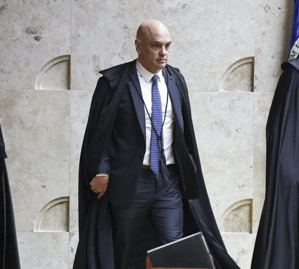 Ministros do STF articulam saída de Moraes da&hellip;