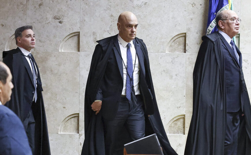 Ministros do STF articulam saída de Moraes da crise e Vorcaro implica Andrei