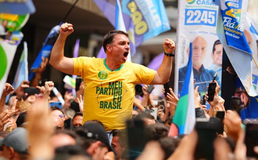 Flávio defende afastamento de Moraes e diz que terça será “vital” para o Brasil