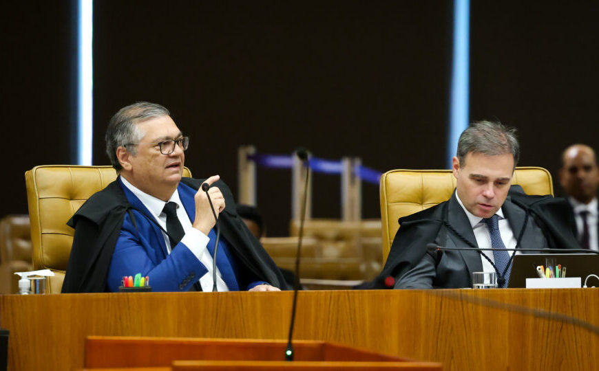 Dino acolheu pedido em ação de partido ao qual foi filiado para atacar Mendonça