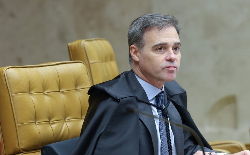 Fé, embates e Banco Master: quando o “leão” de André Mendonça aparece