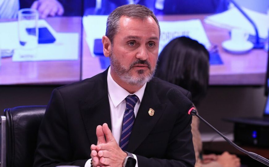 Mendonça defende afastamento de Andrei da PF e nega usurpação de competência