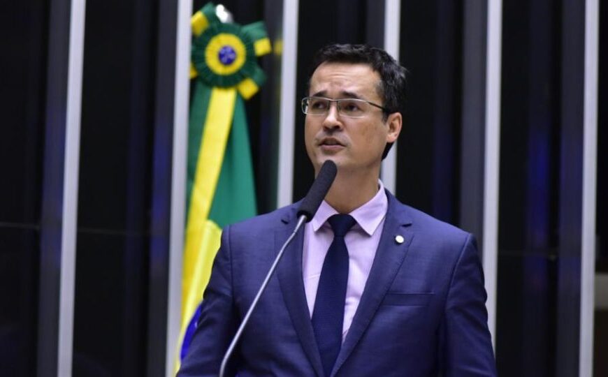Dallagnol apresenta à Justiça documentos com dados fiscais de Zanin, que aciona TRE