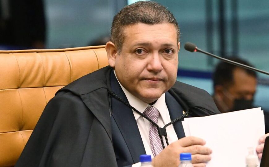 Nunes Marques alega impedimento e desfalca julgamento sobre Alexandre de Moraes