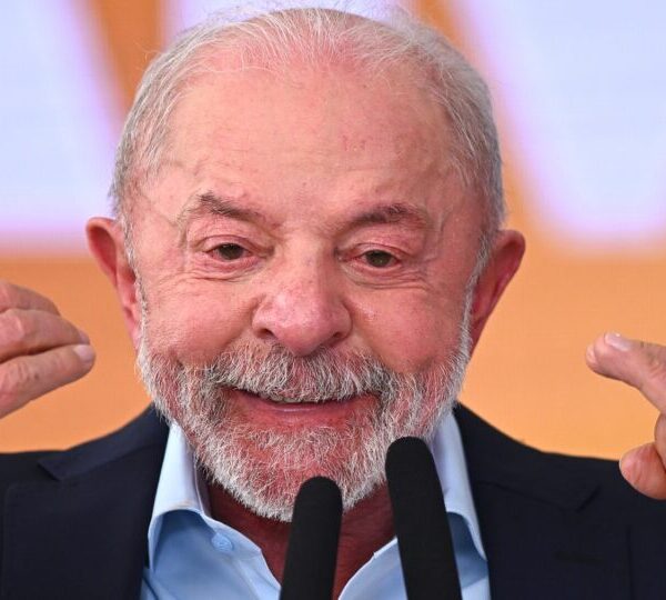 “Abra-se o sigilo de todo mundo”, diz Lula&hellip;