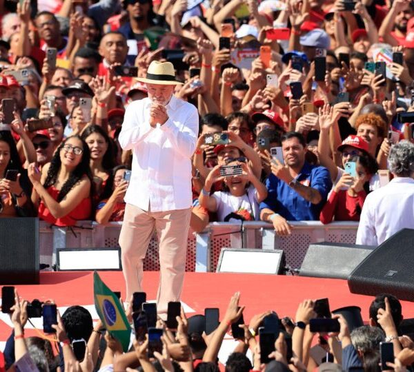 Lula diz querer vencer eleição para “manter Bolsonaro&hellip;