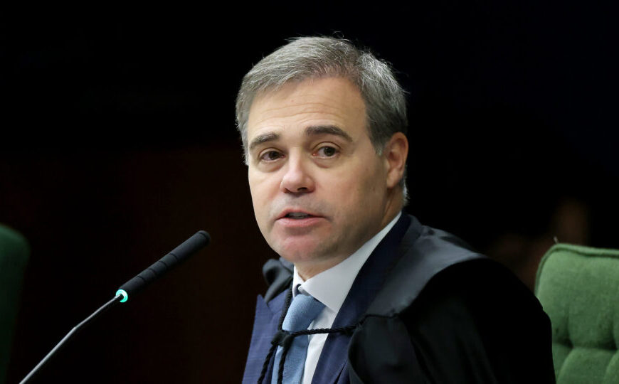 Mendonça agradece a aliados por apoio e orações