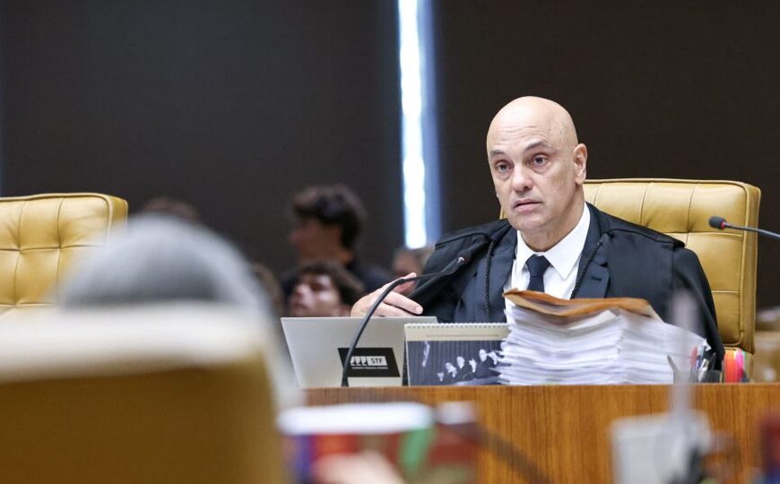 Moraes se declara impedido em ação que envolve sua esposa, Vorcaro e Lulinha