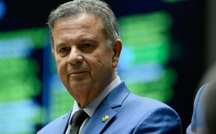 Marinho chama Messias de “militante do PT” após provocação a Flávio