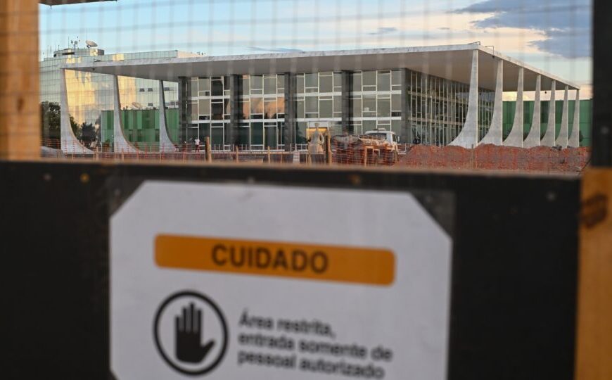 Gazeta do Povo mapeia mais de 100 candidatos ao Senado pró-impeachment de ministros do STF