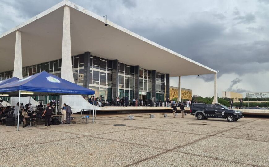 Ministros do STF demonstram distanciamento e trocam críticas durante sessão