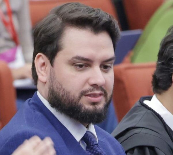 Ministro Dias Toffoli mantém Filipe Martins em regime&hellip;