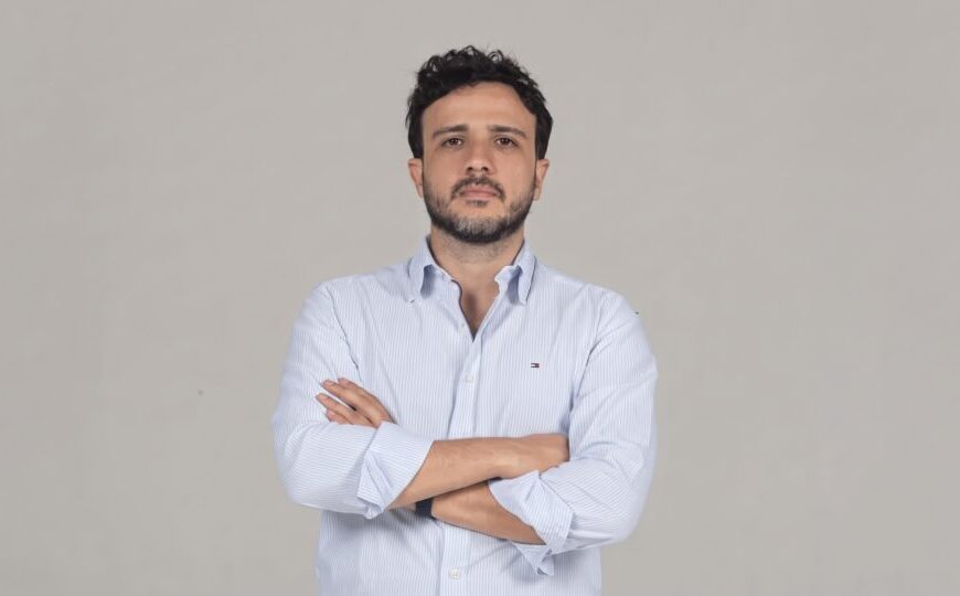 Renan Santos prevê vitória de Flávio e diz que não apoiará ninguém no 2º turno