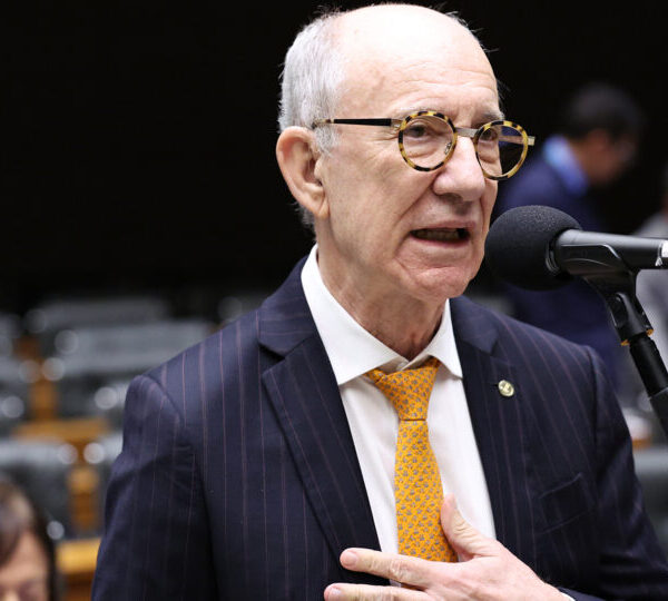 Deputados do PT pedem que STF investigue ligação&hellip;