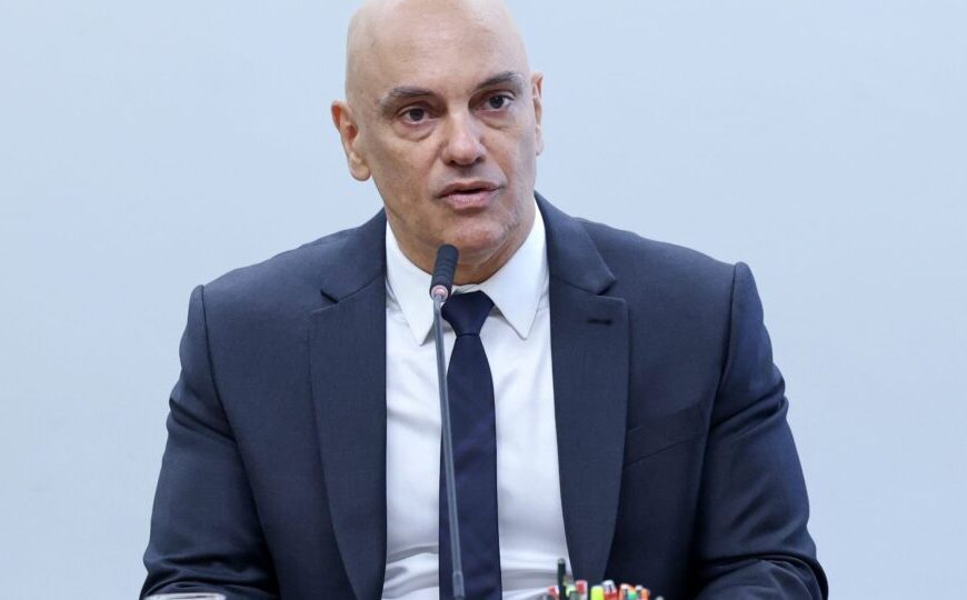 Moraes determina quebra sigilos e bloqueia R$ 6 bilhões de advogado ligado a Flávio Bolsonaro
