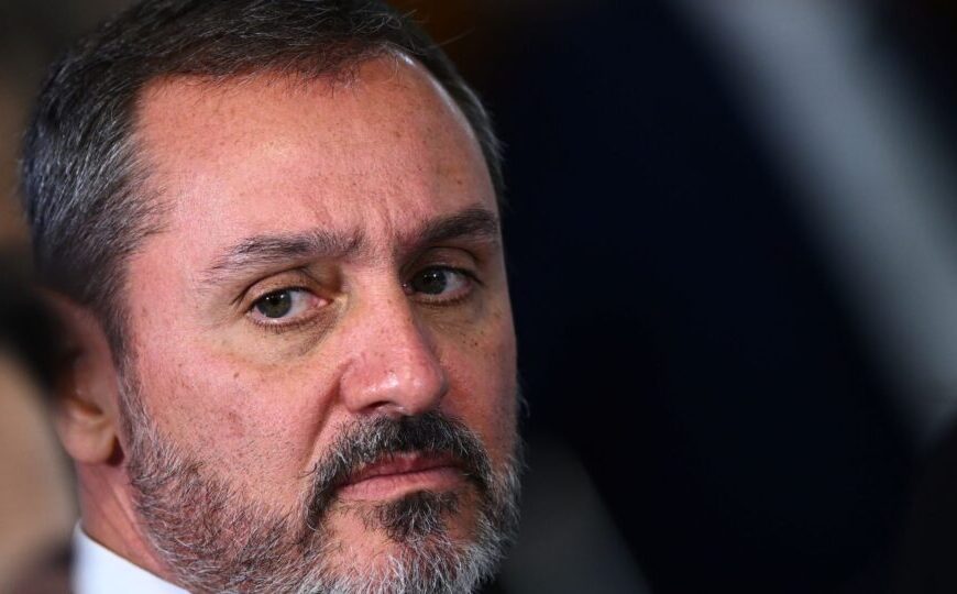 Flávio Bolsonaro pede investigação contra diretor-geral da PF por suposto uso político da corporação