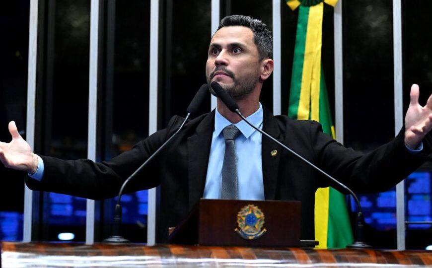 Cleitinho se explica após críticas por vídeo ao lado de Alcolumbre