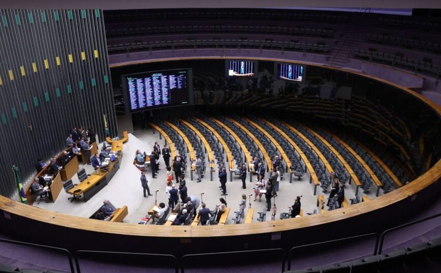Como votou cada deputado na aprovação do perdão de dívidas do MEI