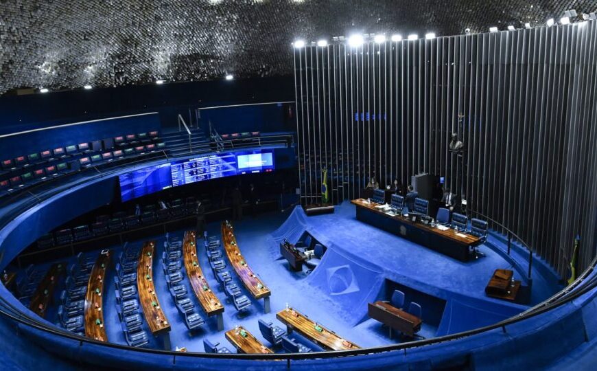 PL cresce 35% no Senado, Centrão encolhe e PT fica estagnado