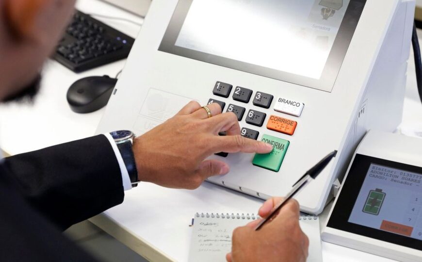 Observadores internacionais acompanham votação brasileira em missões de monitoramento